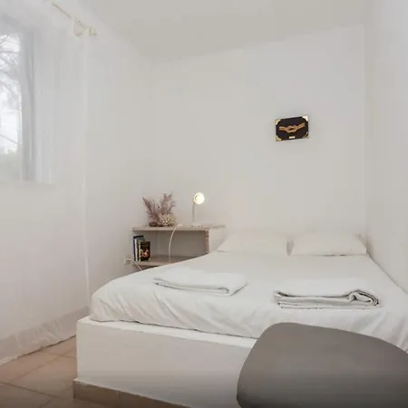 Casa *