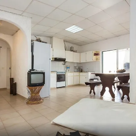 Casa * Armona